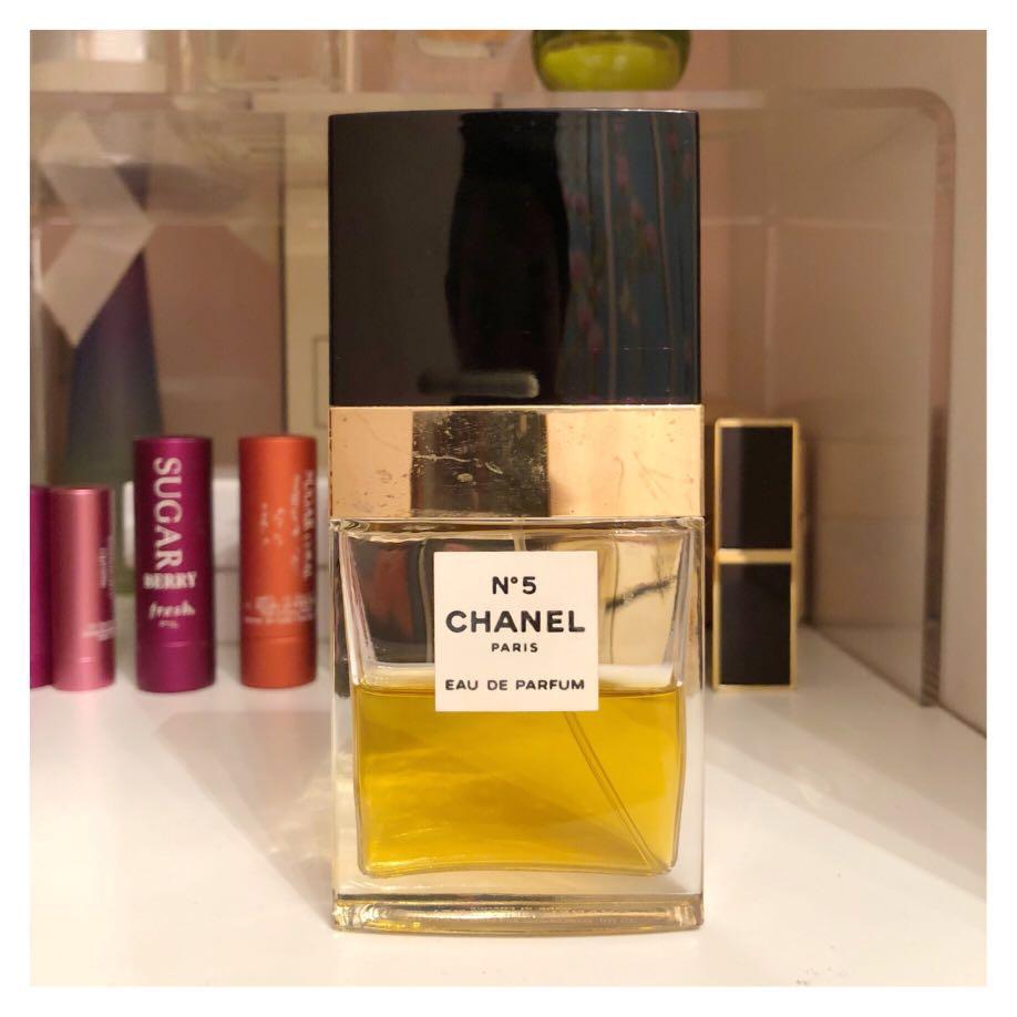 Reizende handelaar Omgeving Minnaar Chanel No. 5 Perfume (60% full) 35ml, Beauty & Personal Care, Fragrance &  Deodorants on Carousell