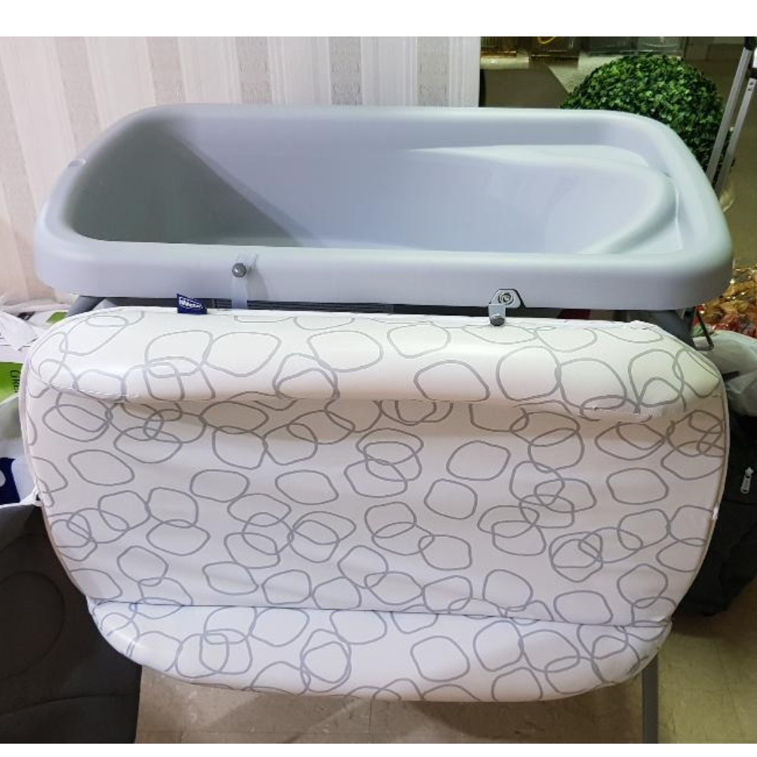 Chicco Cuddle Bubble Baby Bath Changer.Chicco Cuddle Bubble Comfort Baby Bath Tub Changing Station Sage Babies Kids Babies Apparel On Carousell