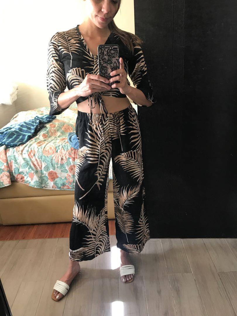 Coordinates (Category: Jumpsuits) located in San Juan City. Submitted by kathsxxx (Listing ID 215437908, Image 1). Description: Used once.