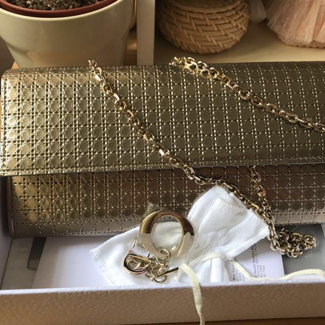 Dior clutch gold 2025