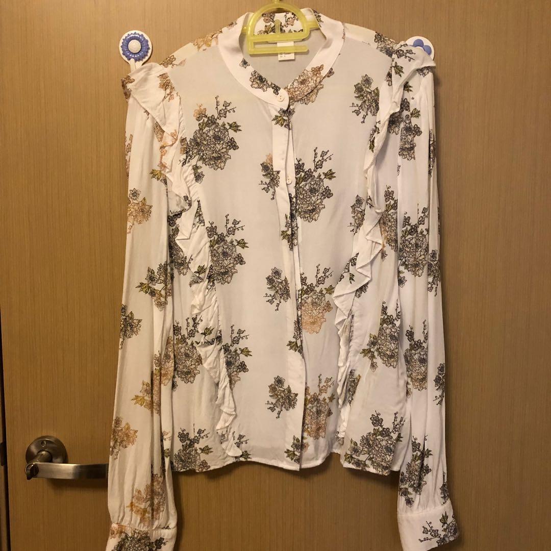 floral ruffle blouse