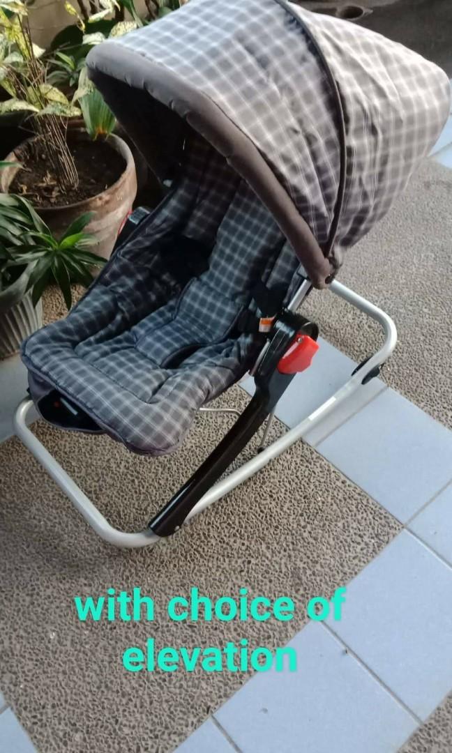 baby bouncer with hood