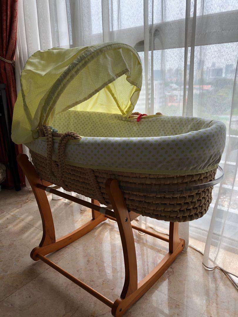self rocking moses basket