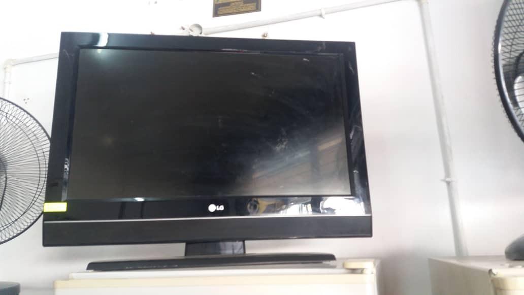 TV secondhand JB, TV & Home Appliances, TV & Entertainment, TV on Carousell