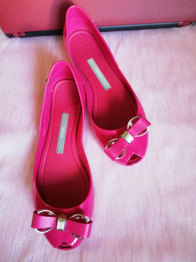 fuschia pink pumps