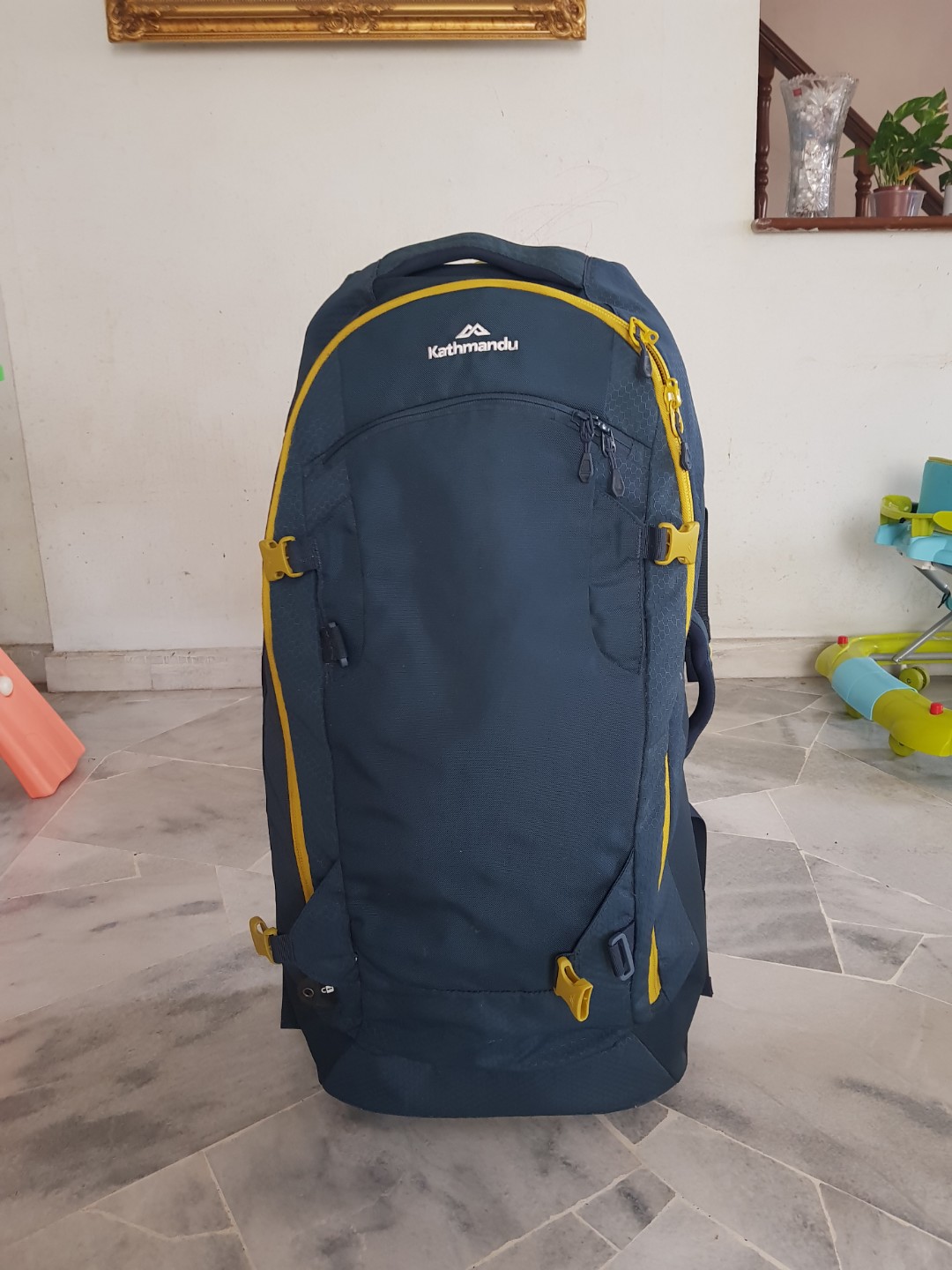 Kathmandu Hybrid 50L Backpack Harness Wheeled Travel Luggage Trolley