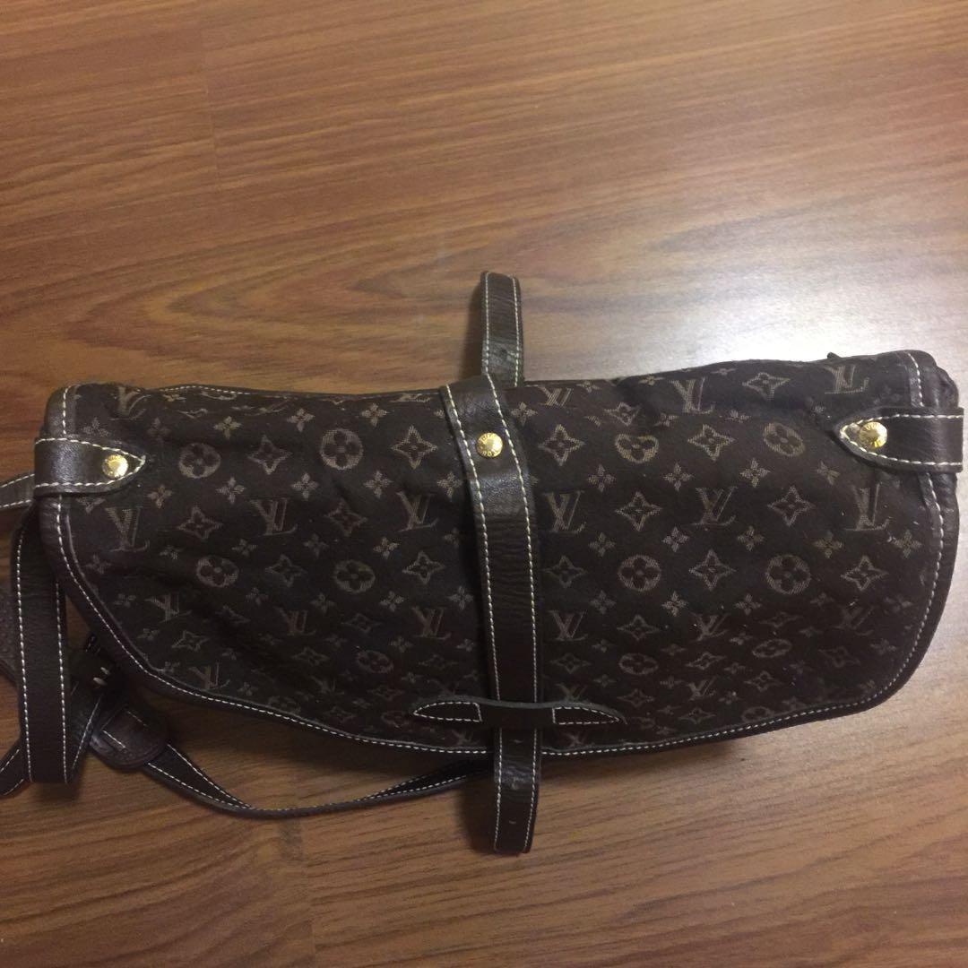 Louis Vuitton mini Lin Saumur MM (brown), monogram Idylle Saumur PM (blue)  These items are only available at the store but we accept…