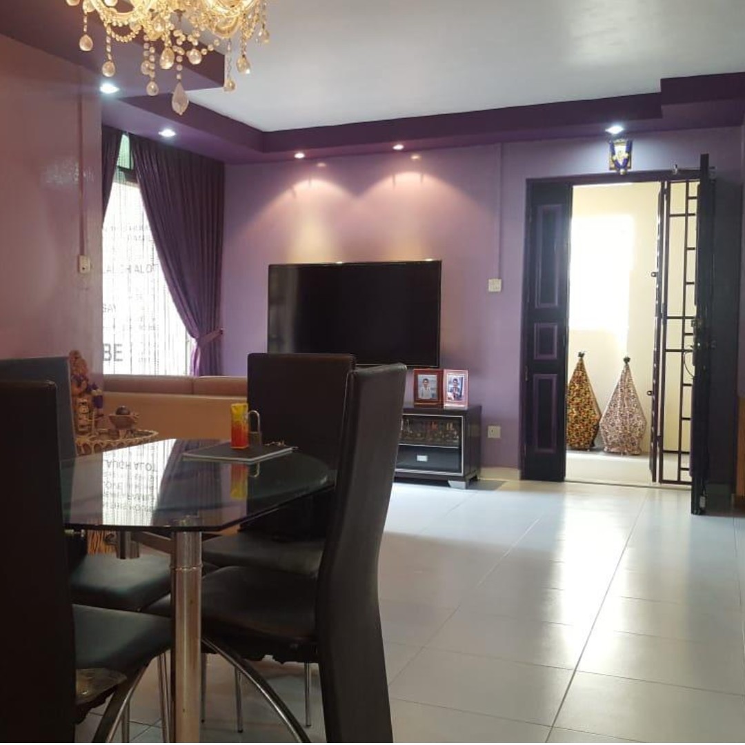 (Category: ) located in . Submitted by GreatDealHunters (Listing ID 215576412, Image 1). Description: .