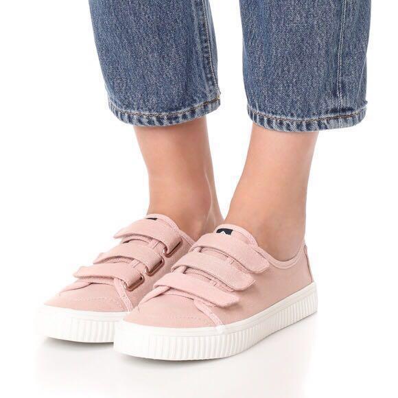 sperry pink sneakers