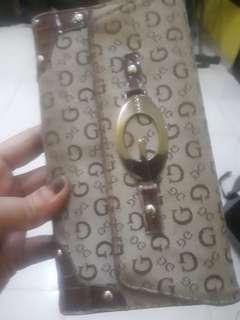 Dompet Guess