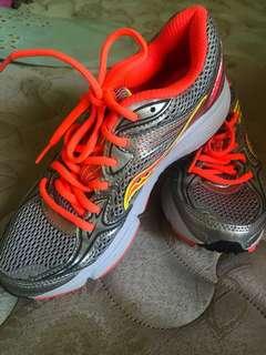 saucony shoes liberate