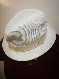 White Hat (Uniqlo)