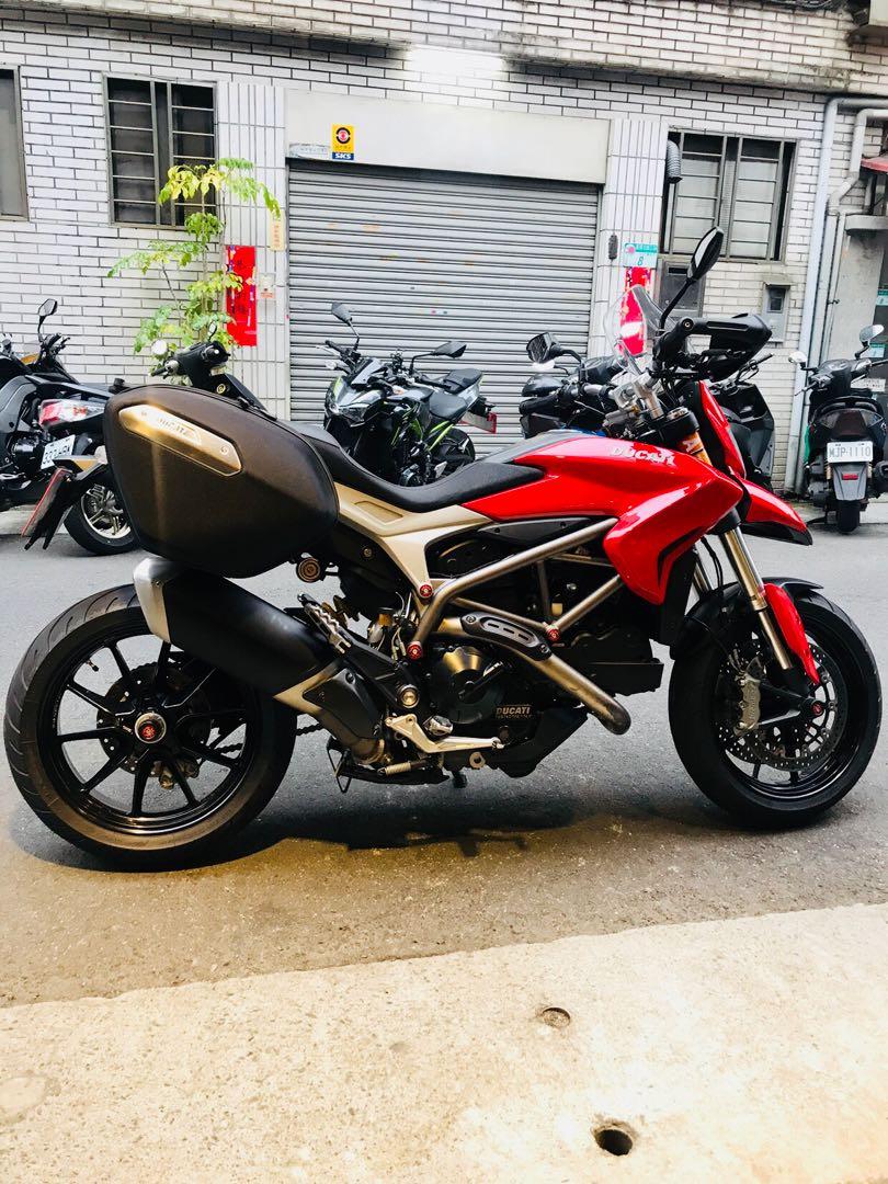 2014 Ducati Hyperstrada 821 ABS 2014-ducati-hyperstrada-821-abs