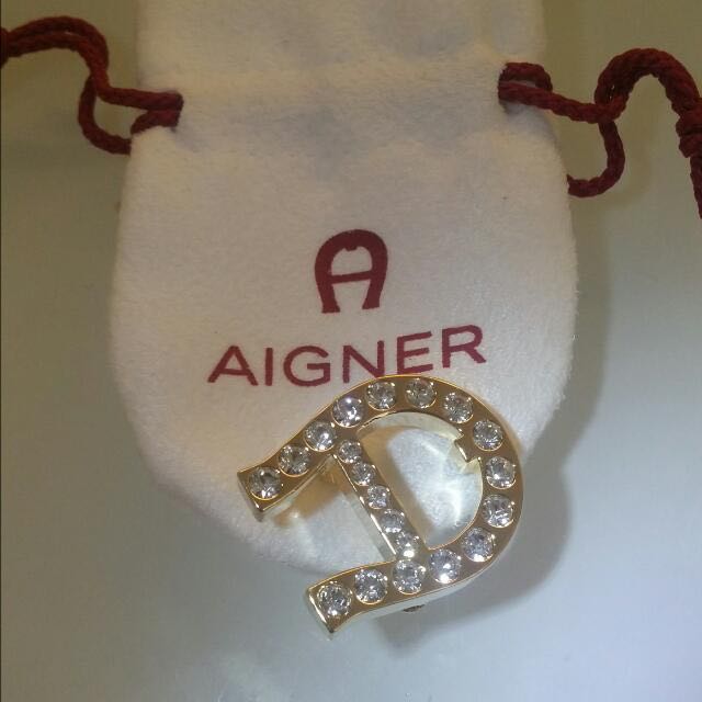 AIGNER pin Carousell