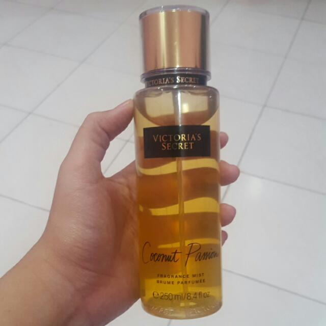 Body Mist Victoria Secret Coconut Passion Best Seller Kesehatan Kecantikan Parfum Kuku Lainnya Di Carousell
