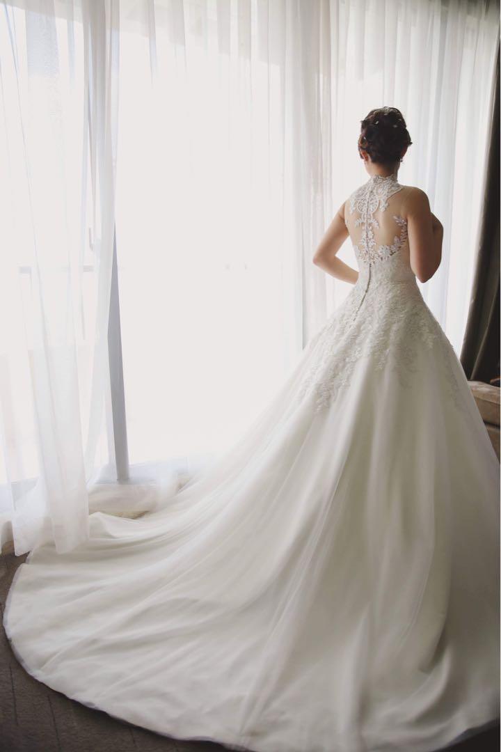 Carmen lazaro wedding best sale gowns
