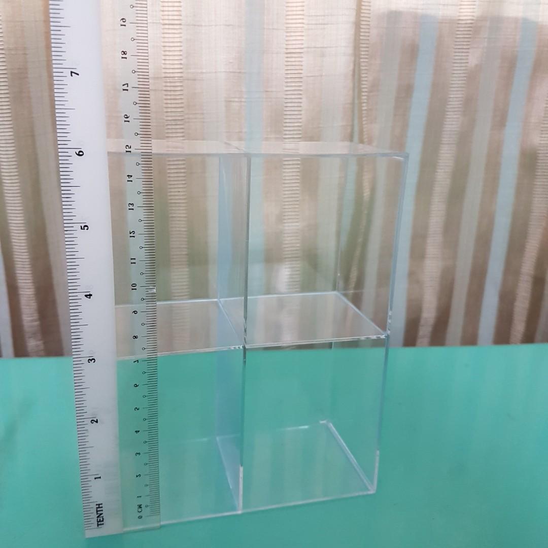 Display Cases (Category: Everything Else) located in Singapore. Submitted by daphdaph (Listing ID 215760521, Image 3). Description: Discount available for bulk purchases.