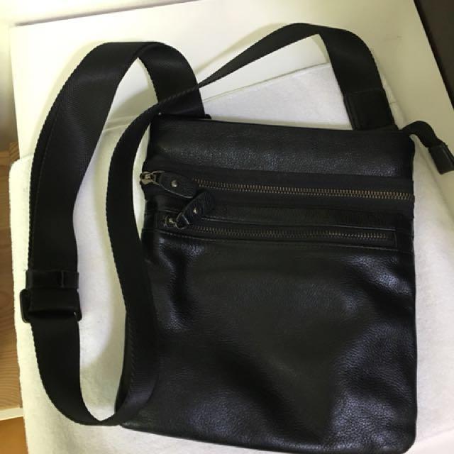 jon louis sling bag