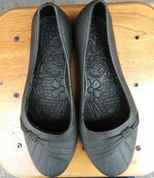 Sepatu Karet Jelly Wanita Flat Shoes Full Black Hitam No 36 Fesyen Wanita Sepatu Di Carousell
