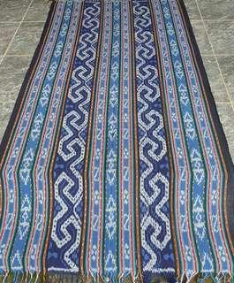 Kain tenun blangket motif lombok