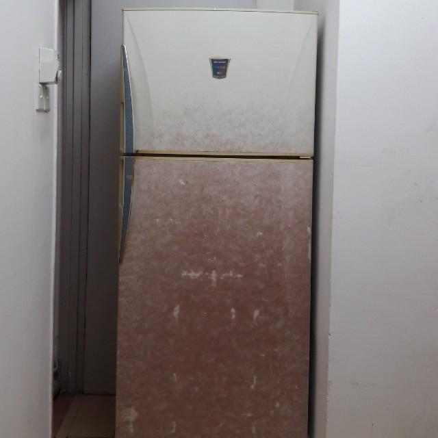 Fridge Peti Sejuk Perlu Tambah Gas N Servis Home Furniture Others On Carousell