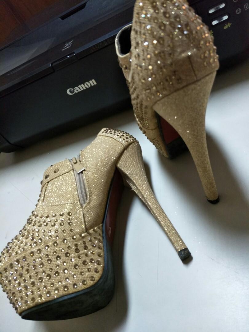 High Heels Import 12 Cm Fesyen Wanita Sepatu Di Carousell Skor anda akan mengungkapkan seberapa banyak yang anda ketahui tentang penyanyi. high heels import 12 cm