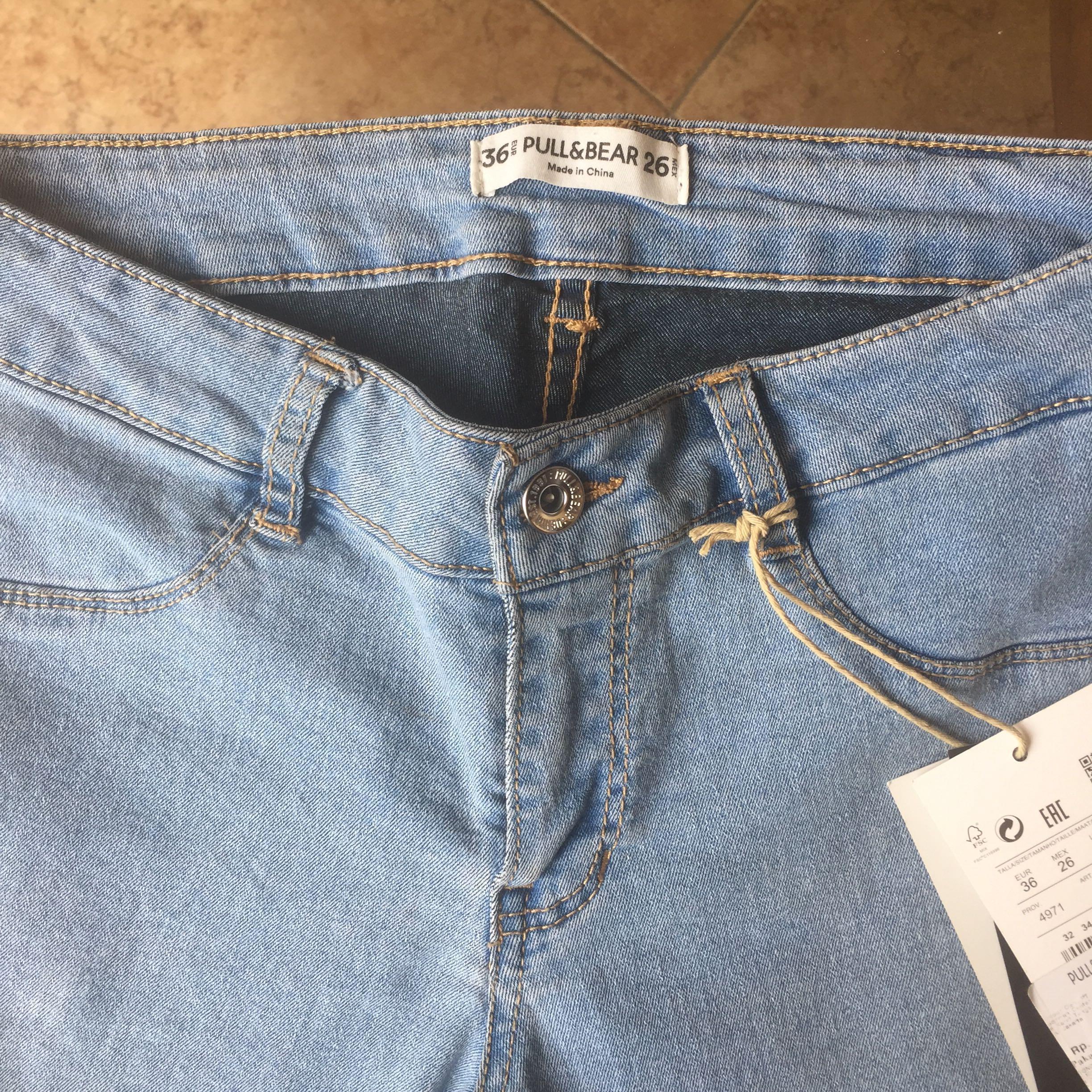 Jeans Pull and Bear, Fesyen Wanita, Pakaian Wanita, Bawahan di Carousell
