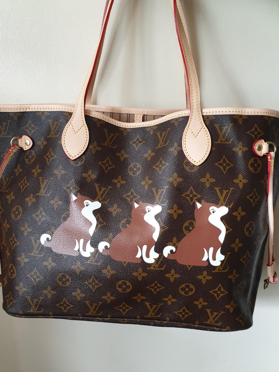 Louis Vuitton Neverfull MM World Tour, Luxury, Bags & Wallets on