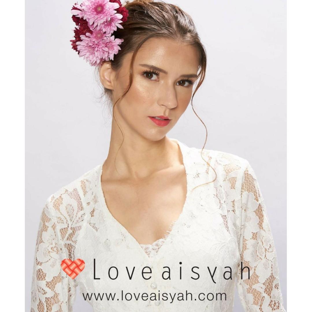 Baju Kurung Raya By Loveaisyah White Kebaya Modesty Online Baju For Women Hijabsters And Muslimah Ideal Wear For Hari Raya Women S Fashion Muslimah Fashion On Carousell