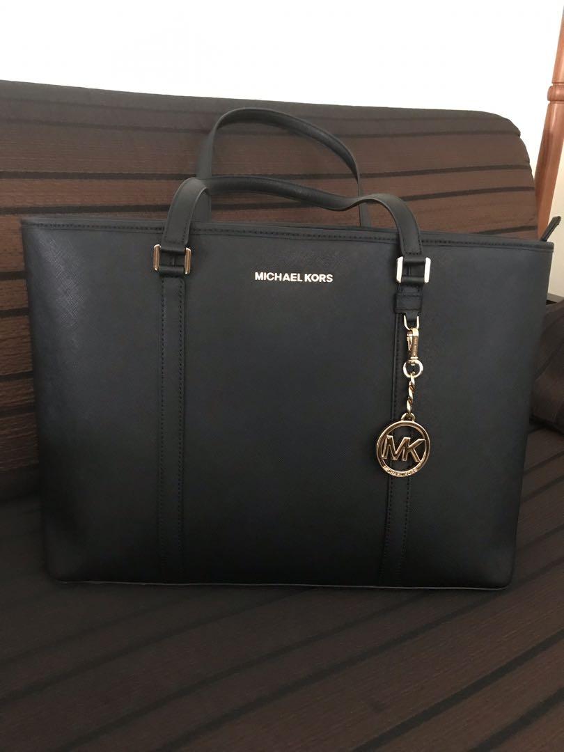 Michael Kors Bag Luxury Bags Wallets Handbags On Carousell