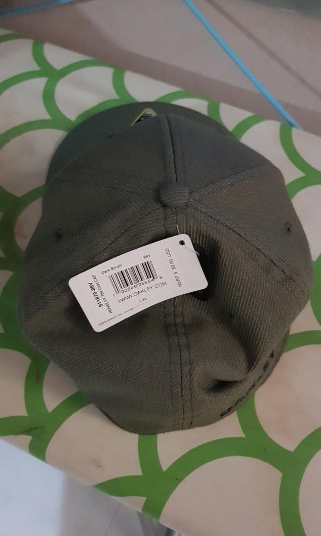oakley fitted cap