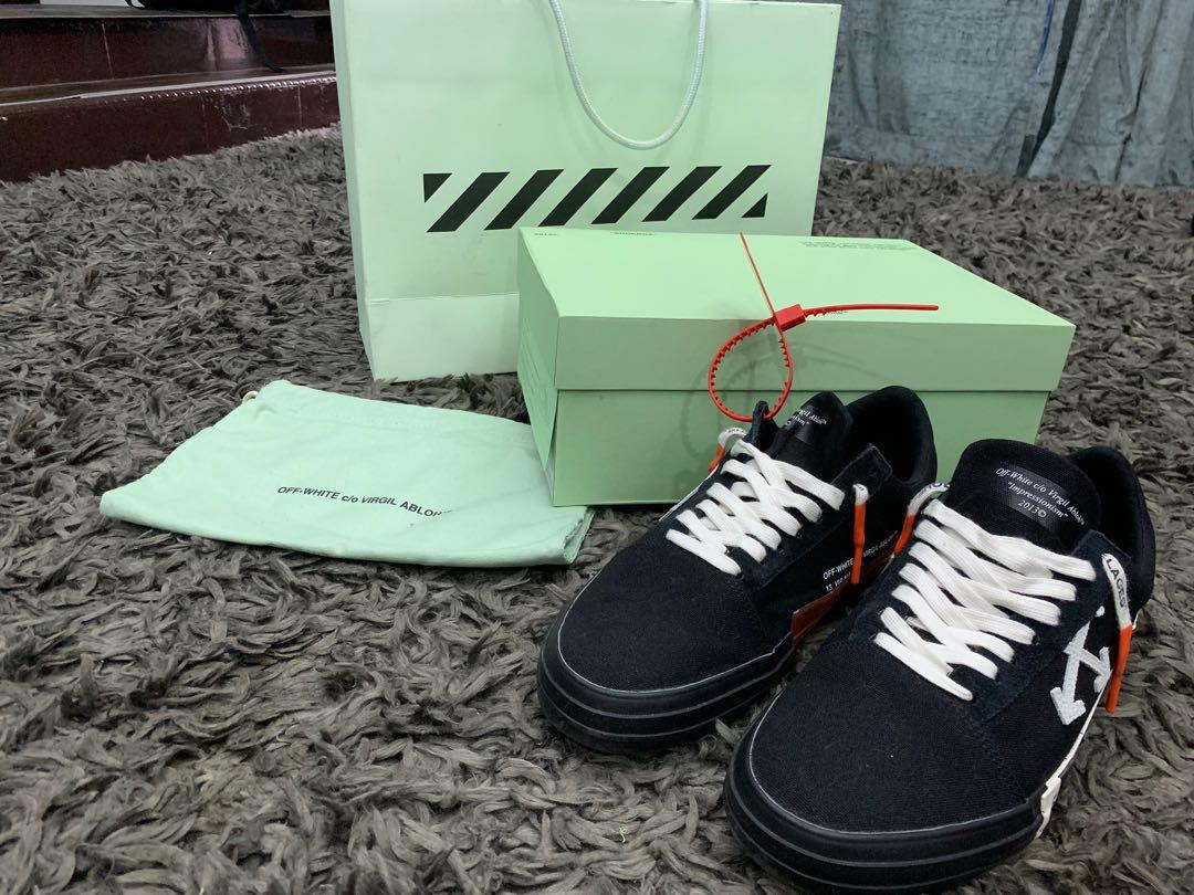 Off white vulc low top on feet new arrivals