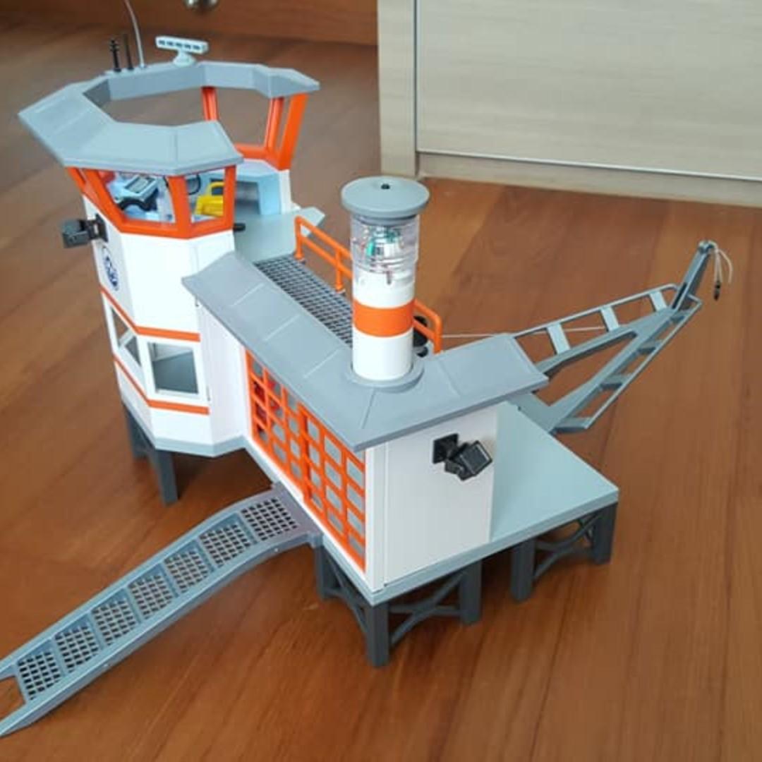 playmobil lifeboat station