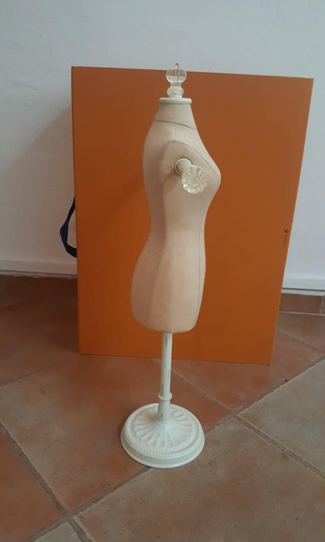 pottery barn mannequin