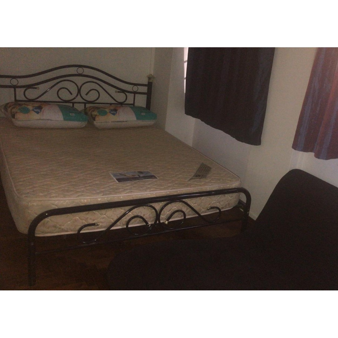 (Category: ) located in . Submitted by quentin1234 (Listing ID 215876338, Image 1). Description: .