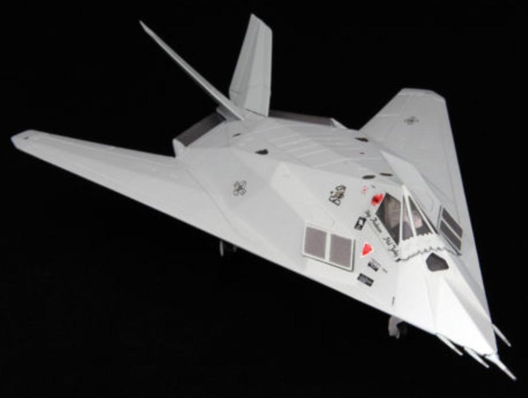 1 72 F 117 Nighthawk Grey Dragon Stealth Bomber Scorpion One Maiden Flight Piloted By Hal Farley Toys Games Bricks Figurines On Carousell