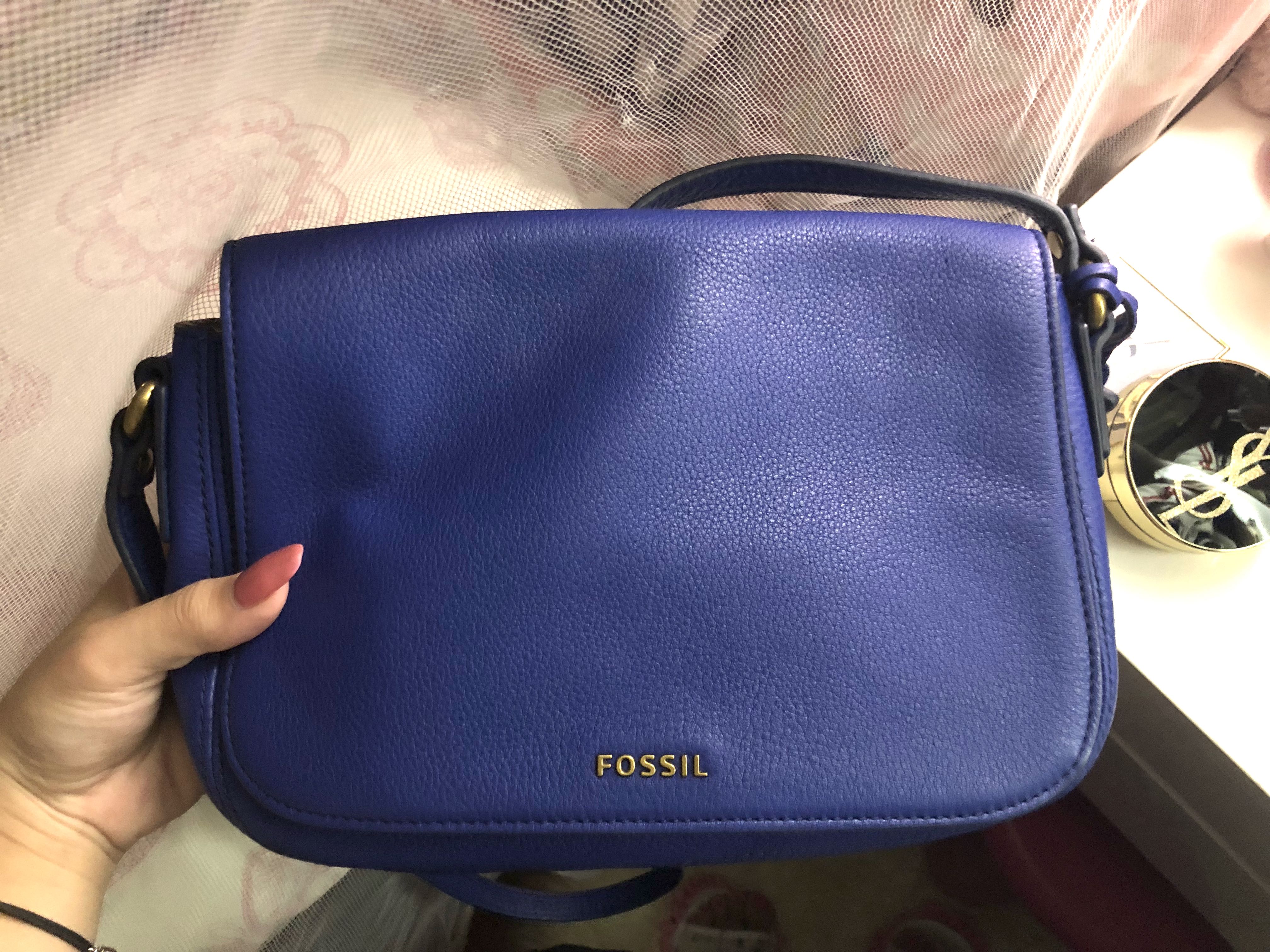 blue fossil purse