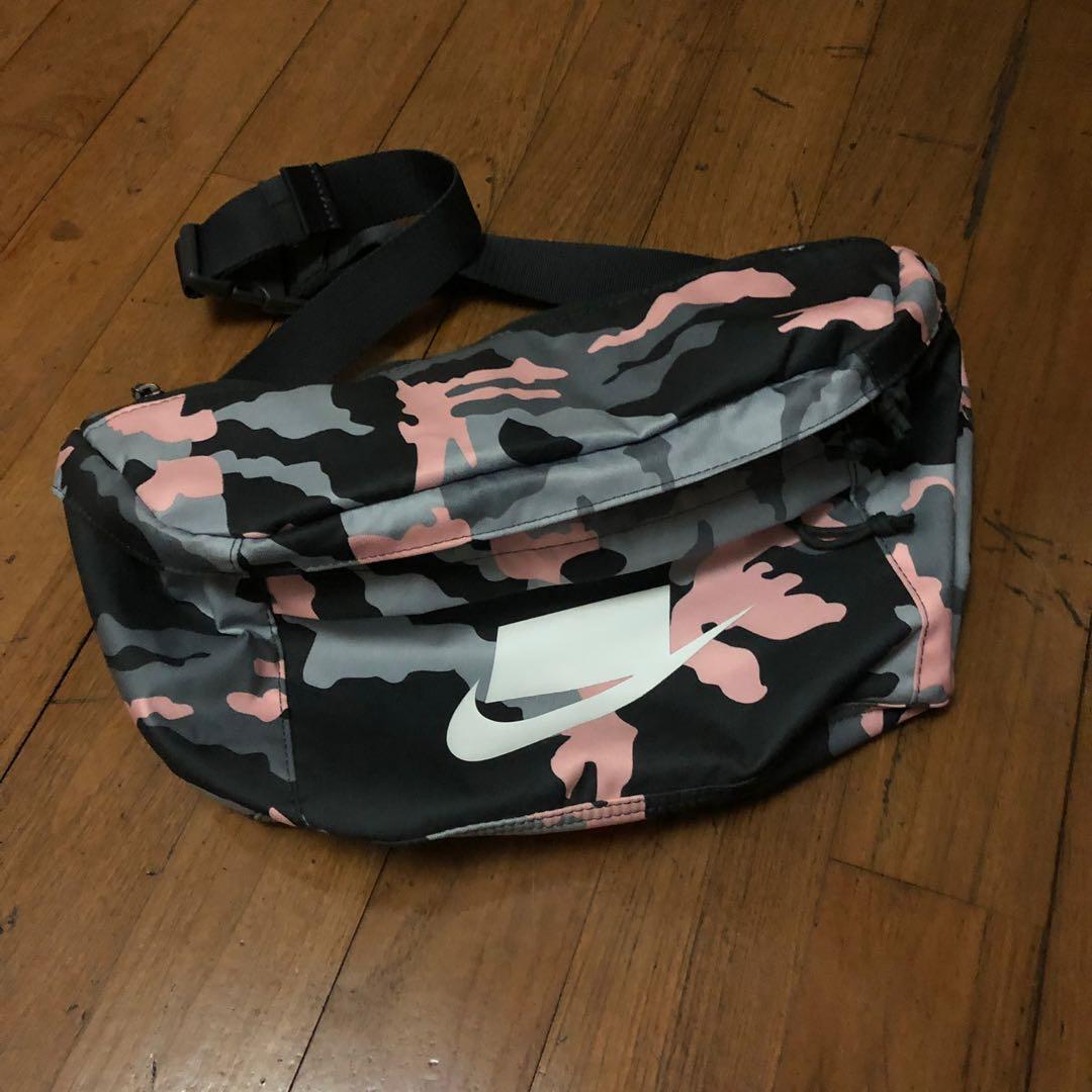 Nike tech top hip pack camo