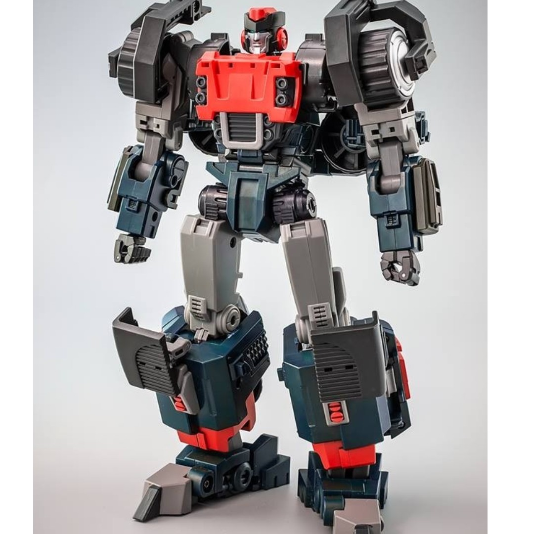 SALE Reformatted R34 Cylindrus Transformers IDW Roller, Hobbies