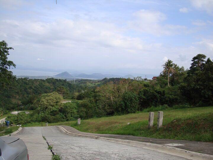 Residential Lot in Tagaytay For Sale OVERLOOKING TAAL, Property