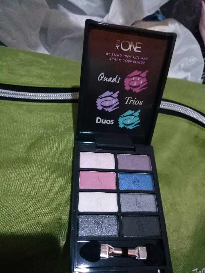 The one Blend eyeshadow palette oriflame, Kesehatan & Kecantikan, Rias