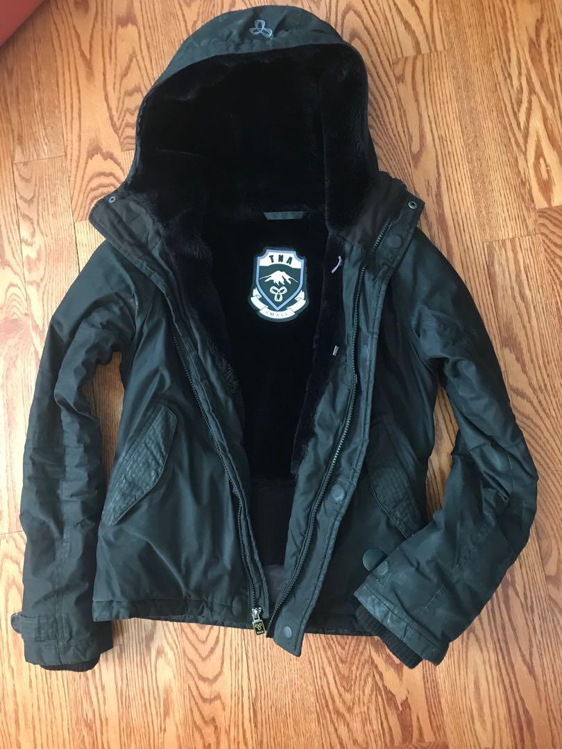 Aritzia vail parka top