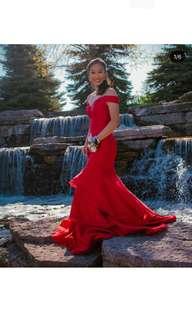BEAUTIFUL RED PROM DRESS