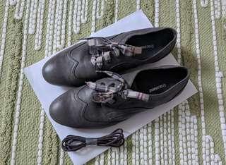 Olive grey dress shoes for women, size 38