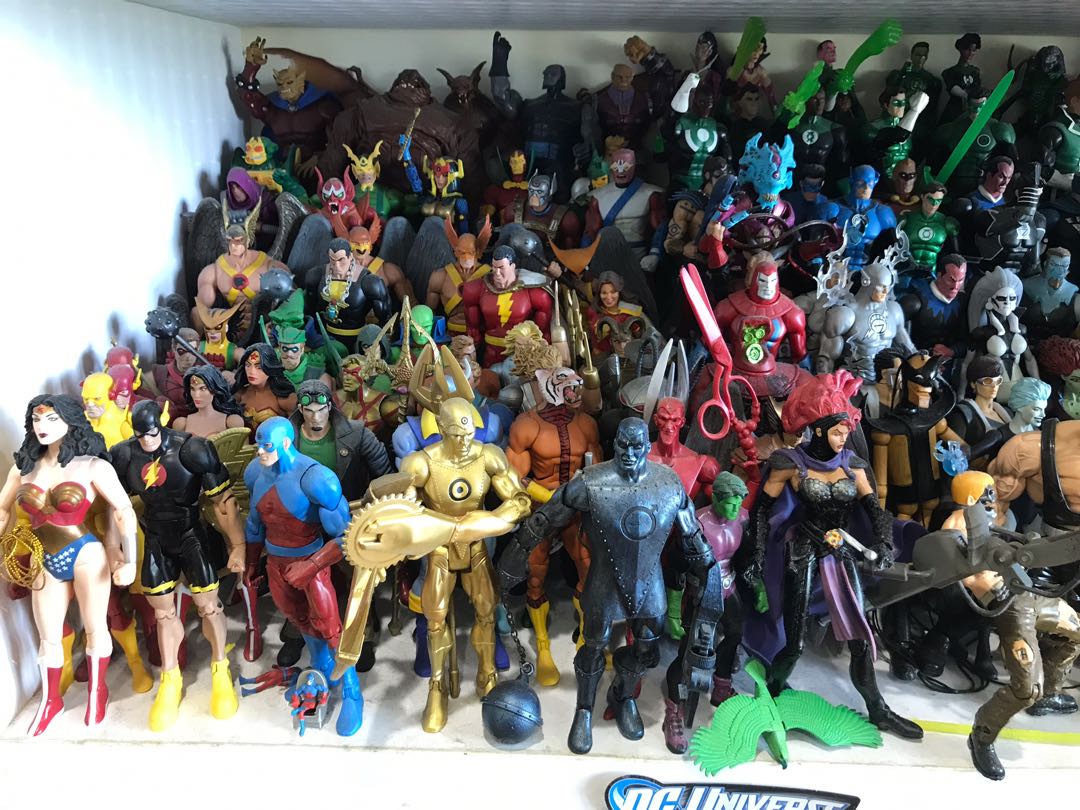 Dc comics figures collection sale