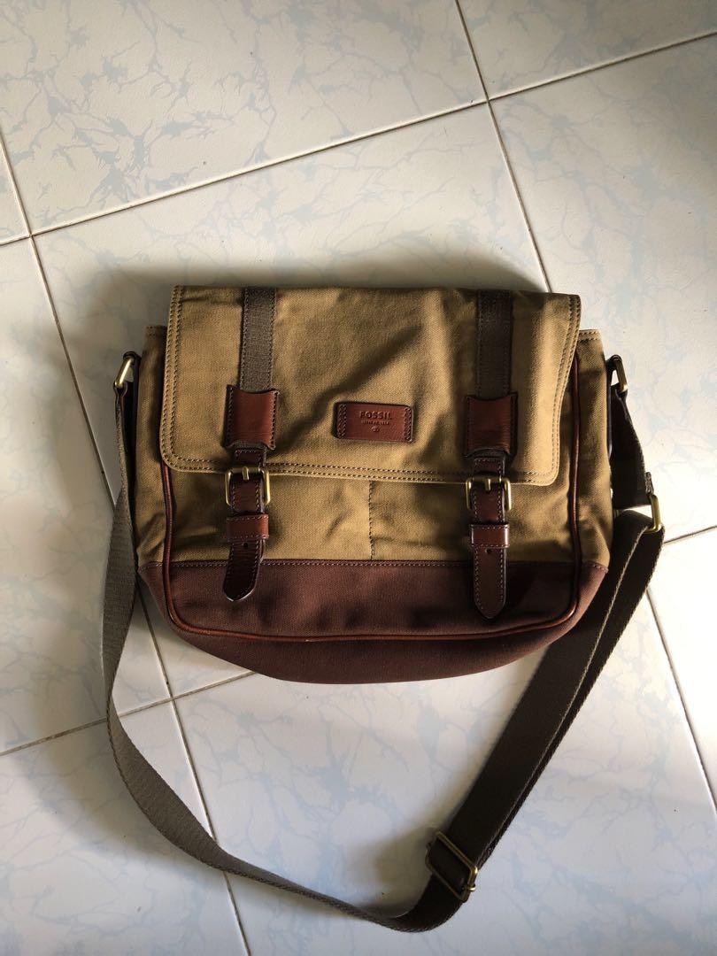 mens fossil messenger bag