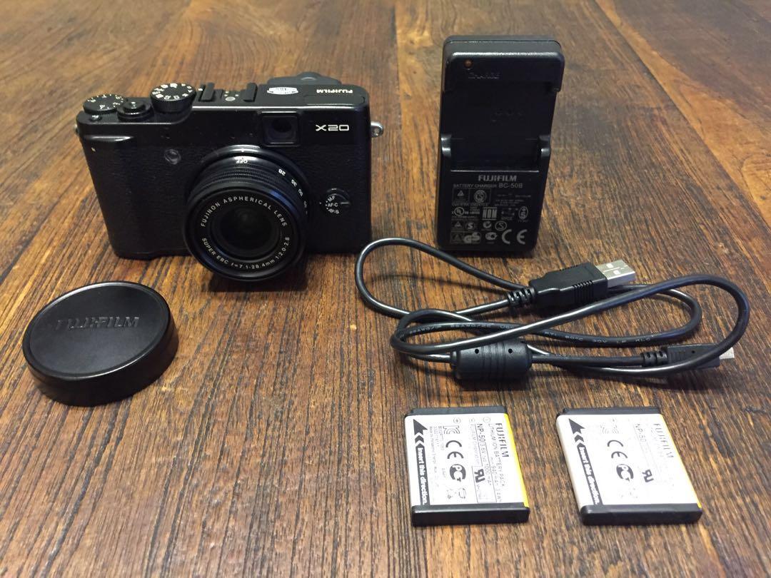 美品FUJIFILM X20 【付属品多数】 Lens Fuji X20 Used [USED] Fujifilm X20 Digital Camera (Silver