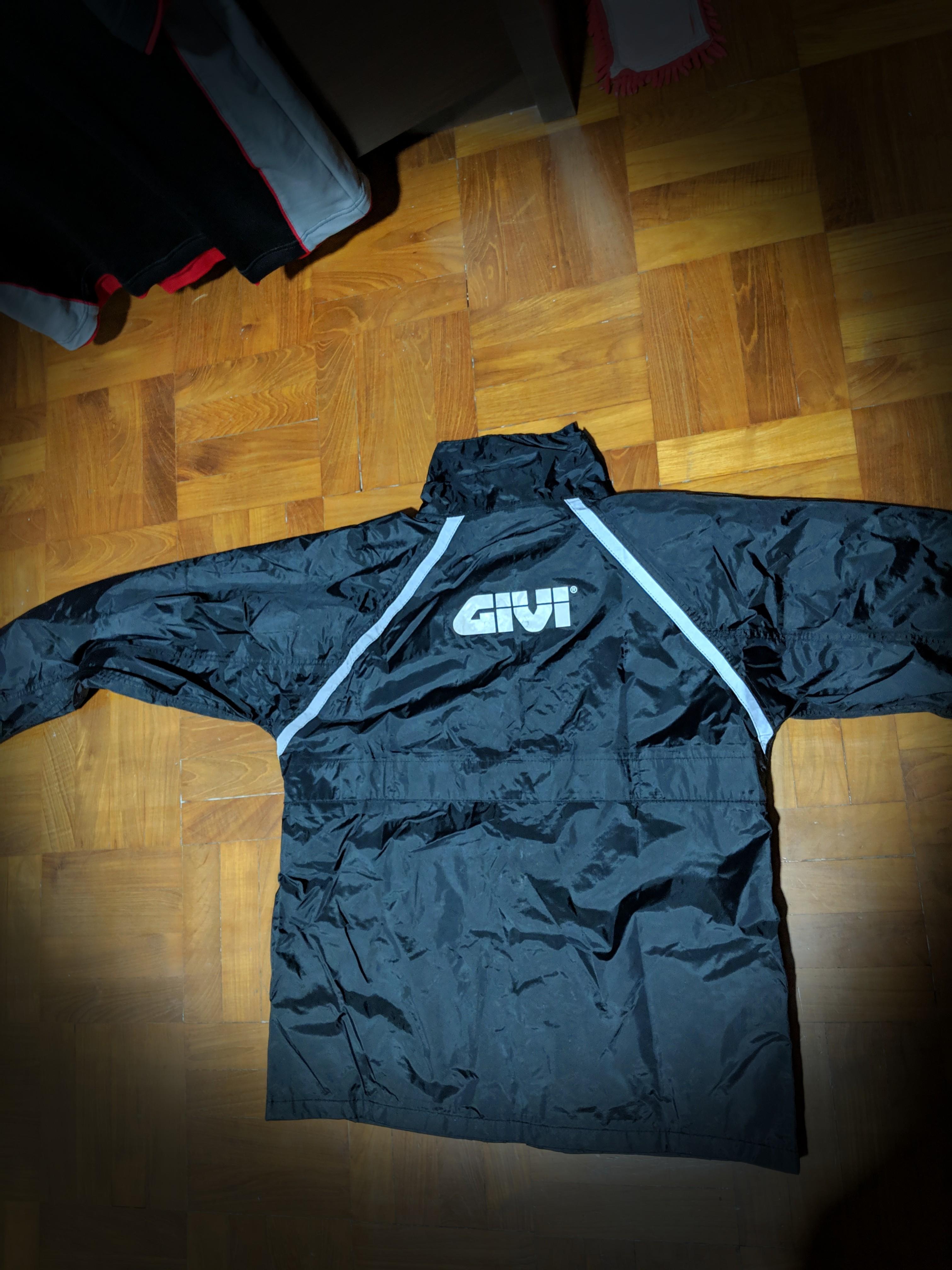 Givi raincoat size clearance