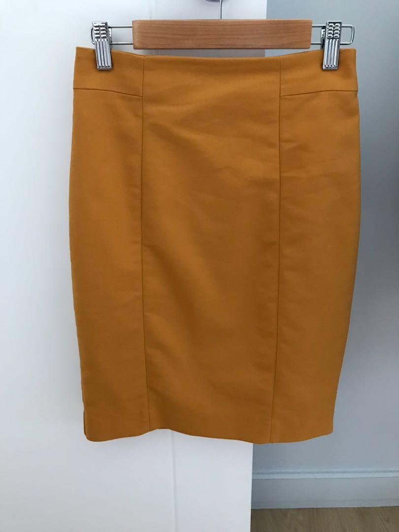 Mustard store skirt h&m