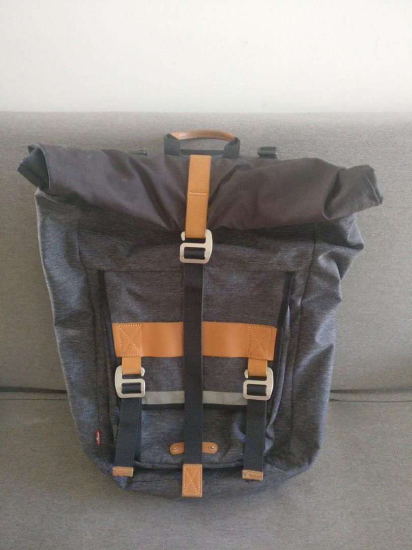levis men's backpack